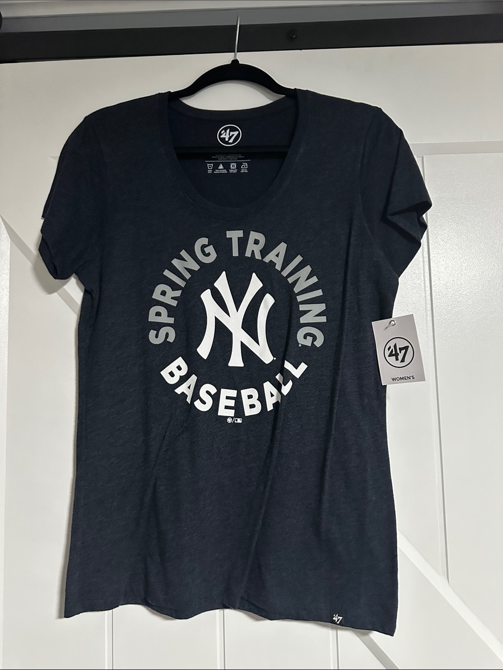 '47 Women's Navy New York Yankees Spring Training Graphic Tee